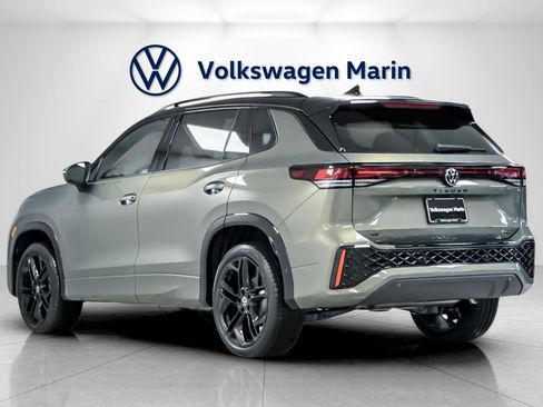 New 2026 Volkswagen Tiguan SE R-Line image 3