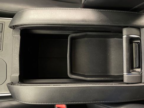 Used 2023 Toyota Highlander XLE image 23