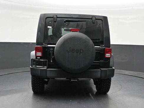 Used 2018 Jeep Wrangler Unlimited Sport S AWD/4WD image 4