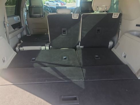 Used 2021 Lincoln Navigator L Reserve image 10