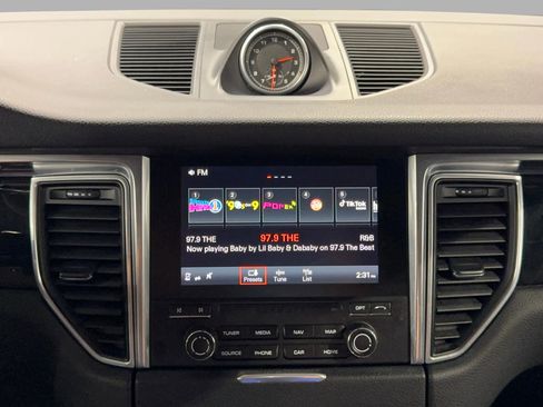 Used 2017 Porsche Macan image 27