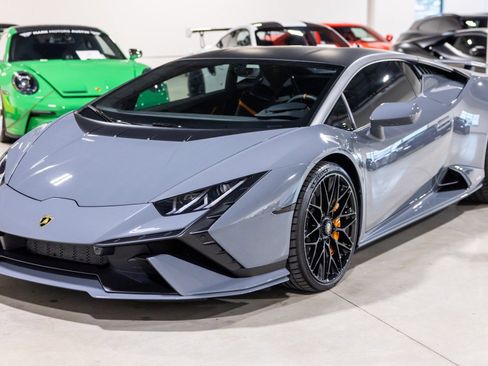 Used 2023 Lamborghini Huracan Tecnica image 12