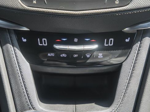 Used 2025 Cadillac XT5 Premium Luxury image 23