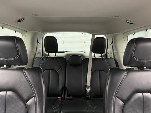 Used 2022 Chrysler Pacifica Touring-L FWD image 36