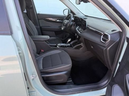 Certified 2025 Chevrolet TrailBlazer LT w/ Convenience Package FWD image 15