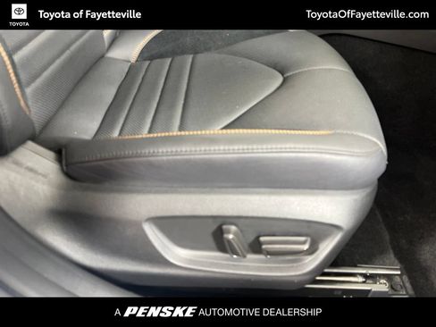 Used 2022 Toyota Avalon XSE FWD image 14