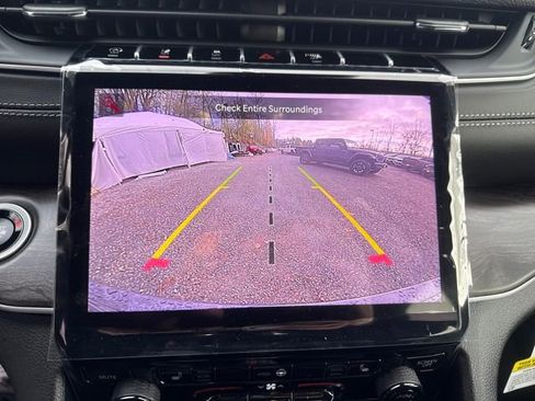 New 2025 Jeep Grand Cherokee Limited w/ Black Appearance Package image 24