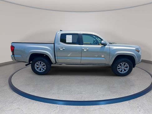 Used 2019 Toyota Tacoma SR5 RWD image 4