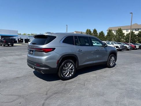 Used 2025 Buick Enclave Preferred FWD image 3