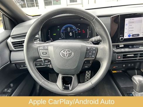 Used 2025 Toyota Camry SE image 18