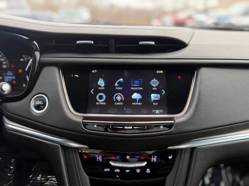 Used 2017 Cadillac XT5 Luxury image 16