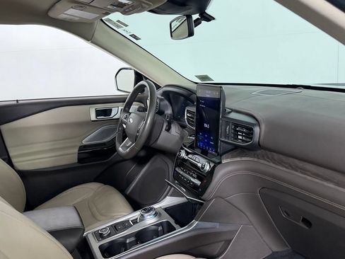 Used 2023 Ford Explorer Platinum w/ Technology Package AWD/4WD image 30