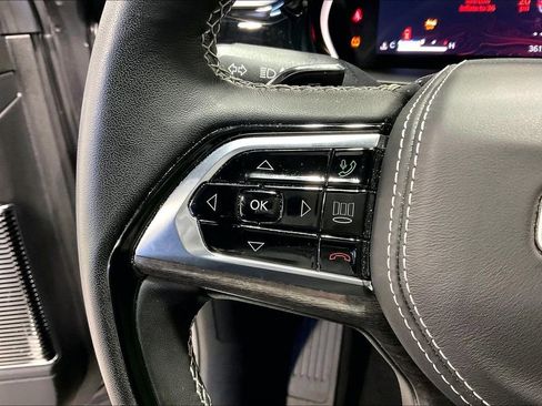 Used 2022 Jeep Grand Cherokee Overland w/ Adv Protech Group III image 24