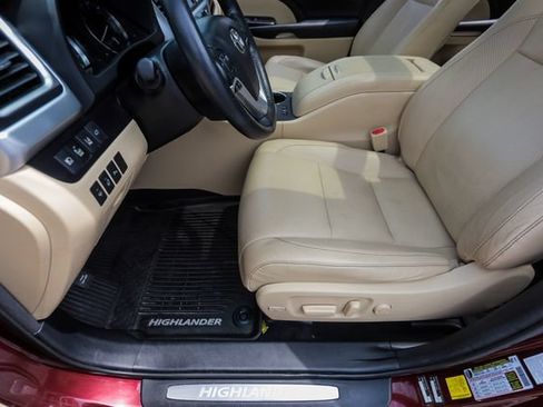 Used 2015 Toyota Highlander Limited Platinum AWD/4WD image 51