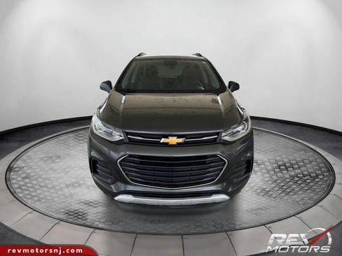 Used 2017 Chevrolet Trax LT w/ LT Convenience Package FWD image 8