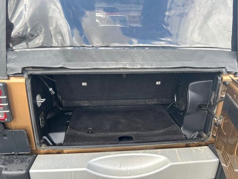 Used 2011 Jeep Wrangler Sahara w/ Dual Top Group image 11