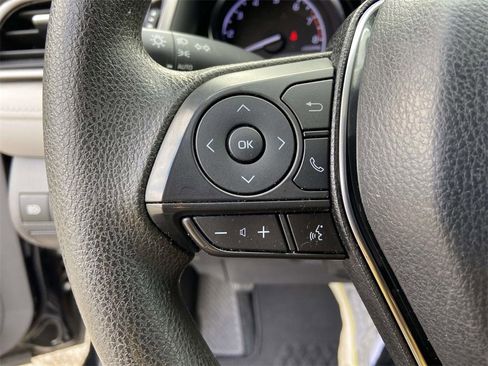 Used 2019 Toyota Camry LE image 30