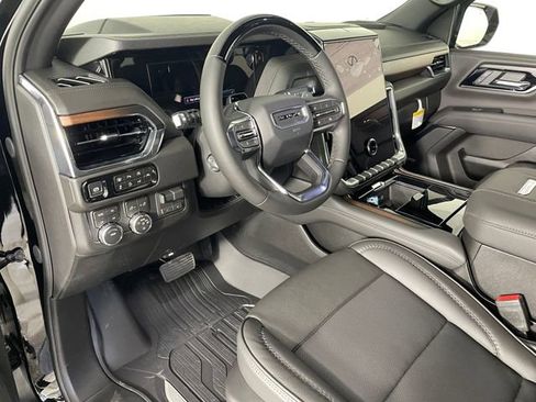 New 2026 GMC Yukon Denali w/ Denali Reserve Package image 3