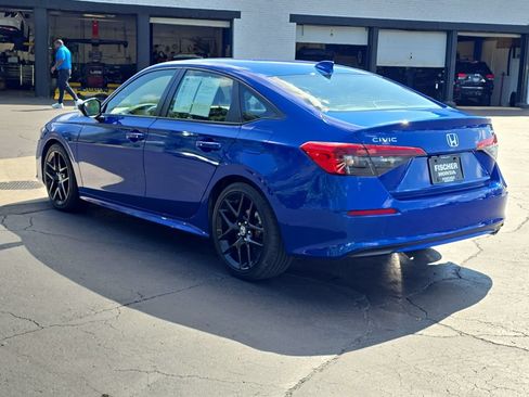 Used 2023 Honda Civic Sport image 4