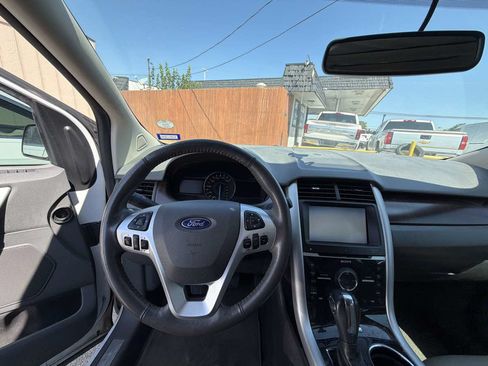 Used 2014 Ford Edge Limited w/ Equipment Group 301A FWD image 5