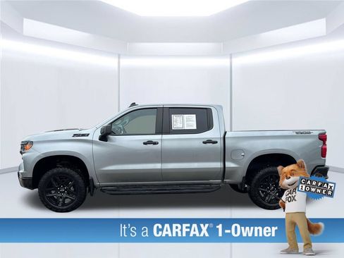 Used 2025 Chevrolet Silverado 1500 Custom Trail Boss w/ Dark Appearance Package AWD/4WD image 4