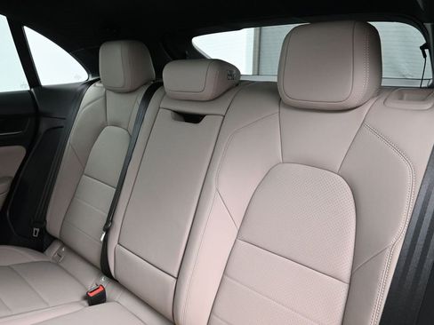 Used 2025 Porsche Macan 4 Electric image 6