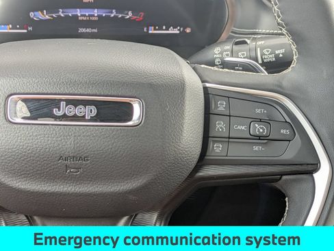 Used 2025 Jeep Grand Cherokee Altitude AWD/4WD image 21