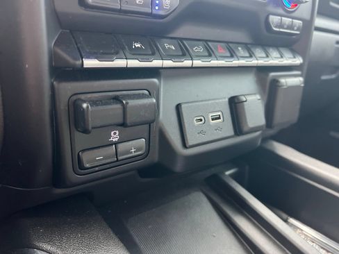 Used 2022 GMC Sierra 1500 AT4 w/ AT4 Premium Package AWD/4WD image 13