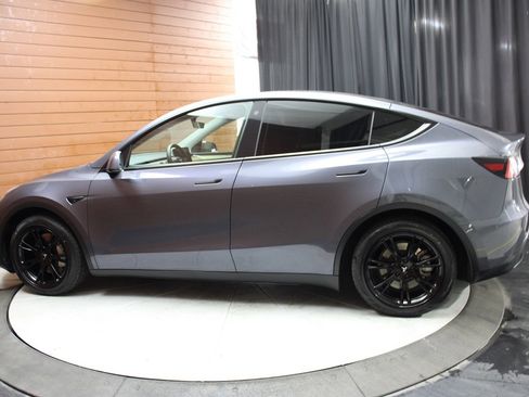 Used 2023 Tesla Model Y Long Range image 29