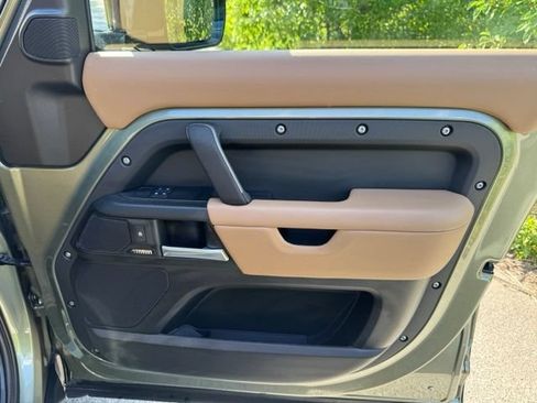 Used 2025 Land Rover Defender 110 X AWD/4WD image 18