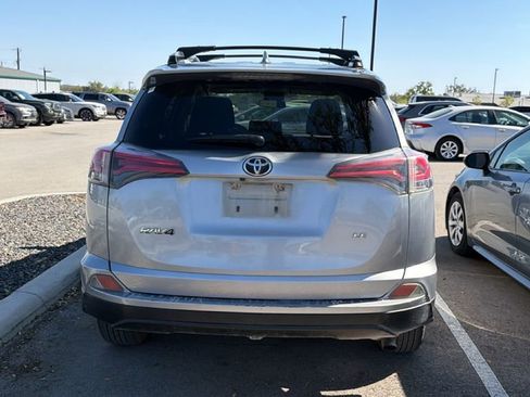 Used 2018 Toyota RAV4 LE image 6