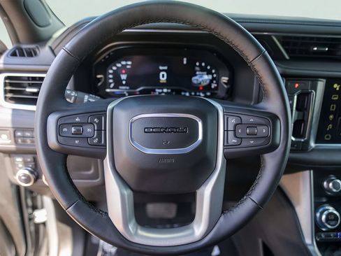 Used 2024 GMC Yukon Denali AWD/4WD image 15