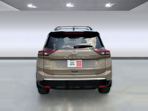 Certified 2025 Nissan Rogue Platinum FWD image 14