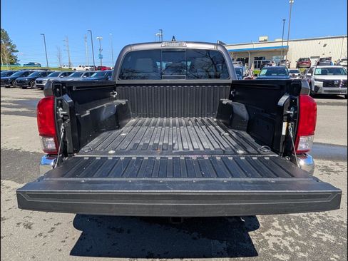Used 2021 Toyota Tacoma SR5 image 18