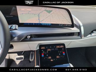 New 2026 Cadillac Vistiq Sport video 3