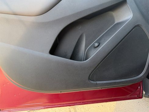 Used 2019 Chevrolet Equinox LT w/ Sun & Navigation Package image 17