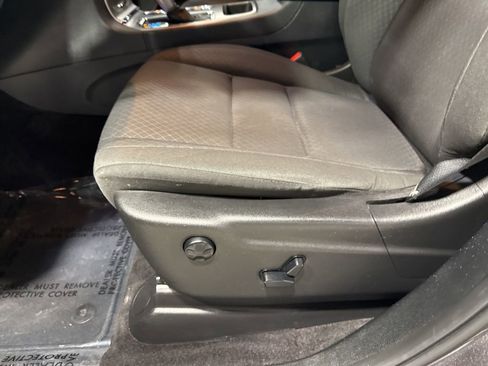 Used 2019 Jeep Grand Cherokee Laredo AWD/4WD image 19