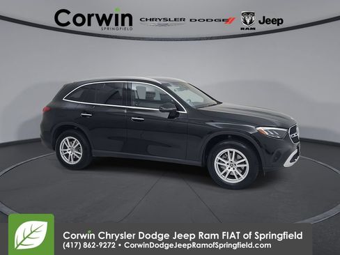 Used 2023 Mercedes-Benz GLC 300 4MATIC image 1
