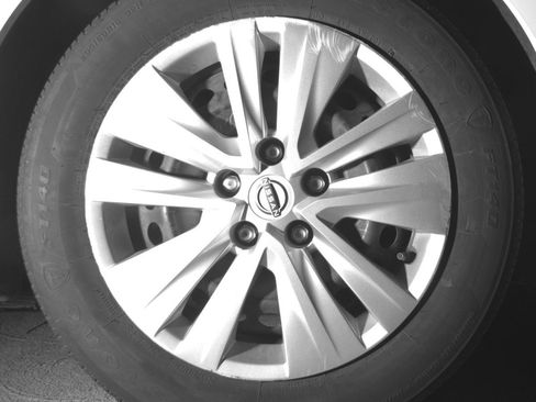 Used 2025 Nissan Sentra S FWD image 13