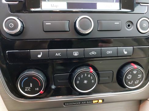 Used 2015 Volkswagen Passat 1.8T SE image 22