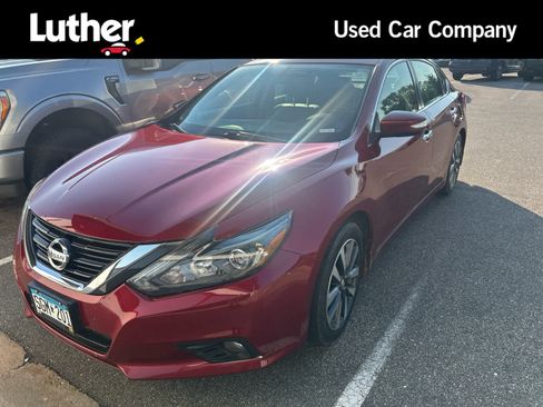 Used 2017 Nissan Altima 2.5 SL w/ Technology Package FWD image 1