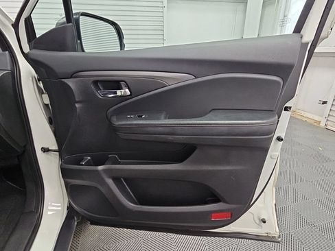 Used 2017 Honda Ridgeline RTL-T image 42