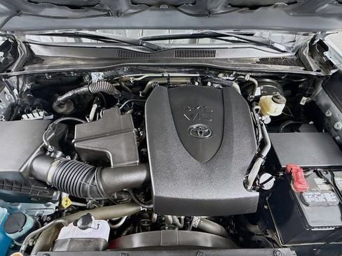 Certified 2022 Toyota Tacoma SR5 RWD image 30