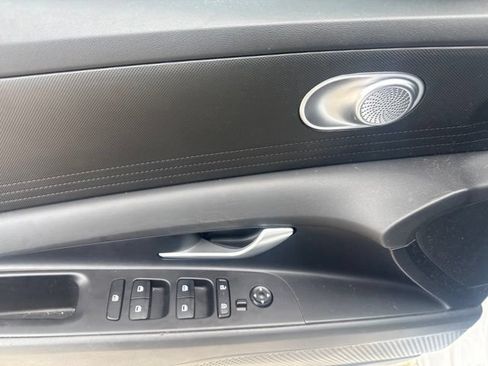 Used 2024 Hyundai Elantra SEL FWD image 12