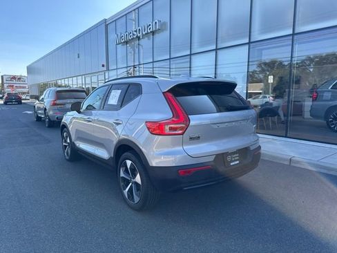Certified 2025 Volvo XC40 B5 Plus AWD/4WD image 3