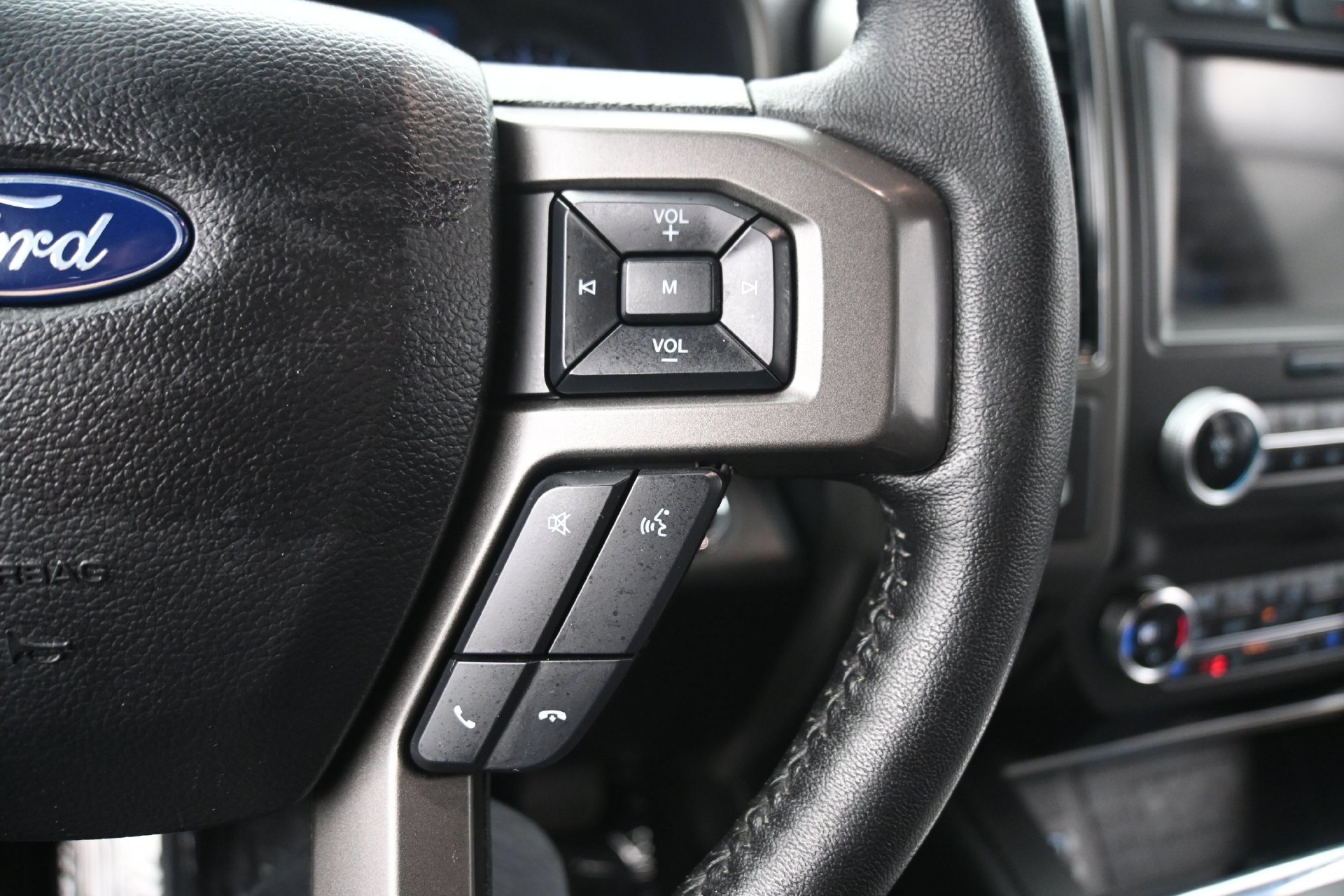 Used 2019 Ford Expedition XLT w/ Equipment Group 202A AWD/4WD image 25