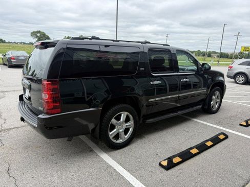 Used 2012 Chevrolet Suburban LTZ AWD/4WD image 2