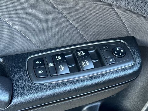 Used 2018 Dodge Charger R/T w/ Blacktop Package RWD image 11