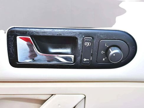 Used 2007 Volkswagen Beetle 2.5 Convertible 2D image 8