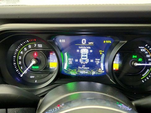 Used 2025 Jeep Wrangler Unlimited Sahara image 14